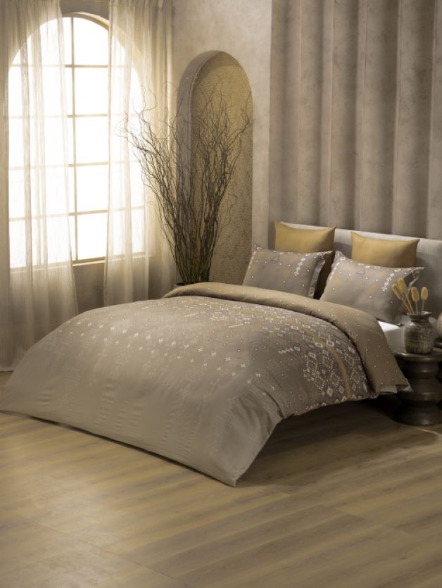 Tribal Charm CUB BROWN