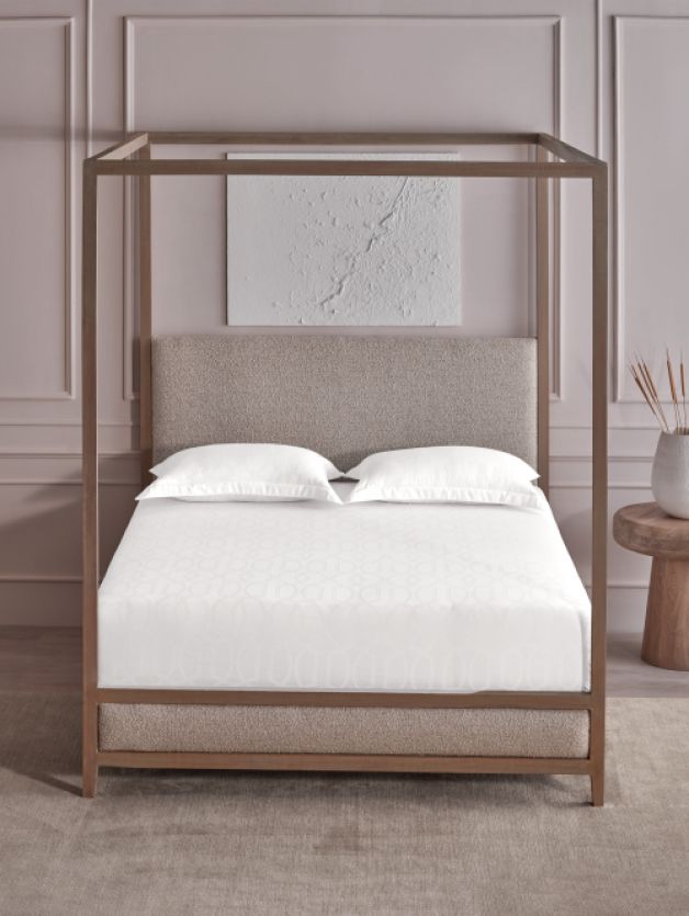Stratis White White