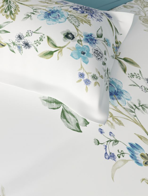 Radiant Blooms MILKY BLUE