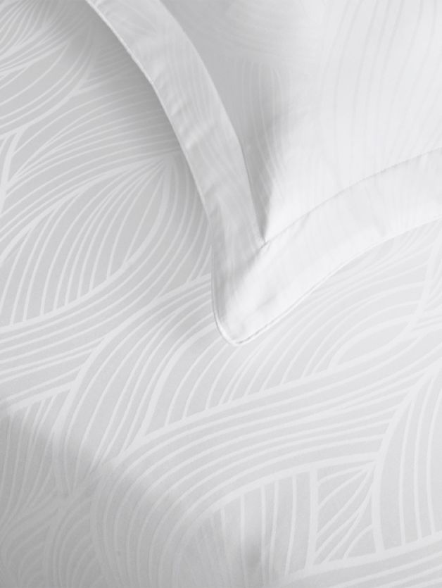 Flowen White White